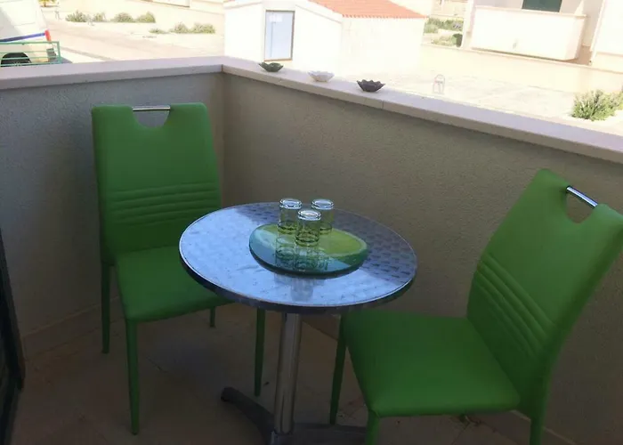 Studioapartman Loris * Βόντιτσε